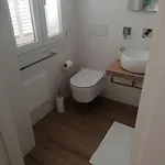 Guest house The Smerald 2